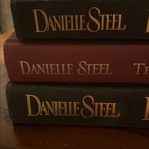 Danielle Steele- The Long Road Home, The Duchess, Lone Eagle - Picture 2 of 7